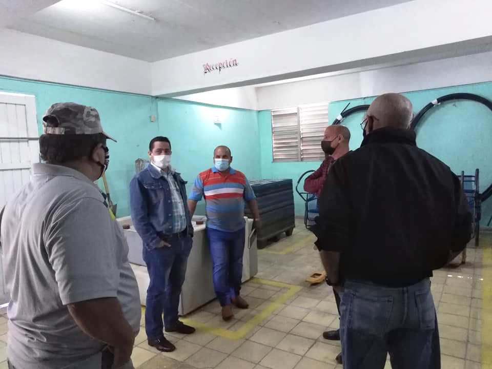 Recorrido del Director Nacional a la oficina comercial del Mariel